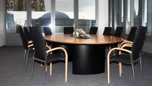 circon s 级-椭圆形会议桌-黑漆模压的脚和下腹彩绘的玻璃