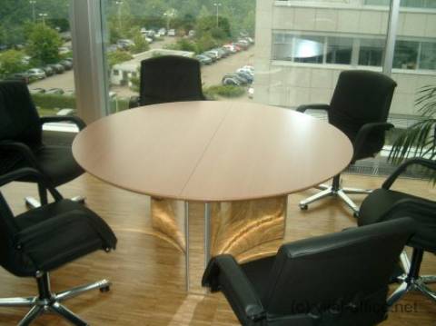 circon s-class - The round table is the classic round table in variations